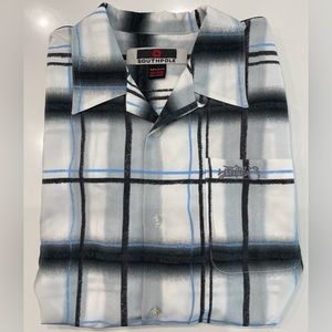 Southpole nice button up shirt Size Large